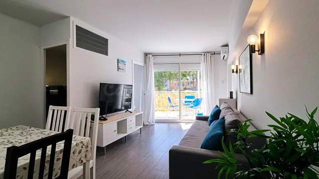 APARTAMENTO EN SEGUNDA LÍNEA DE MAR CON LICENCIA TURÍSTICA - foto 2