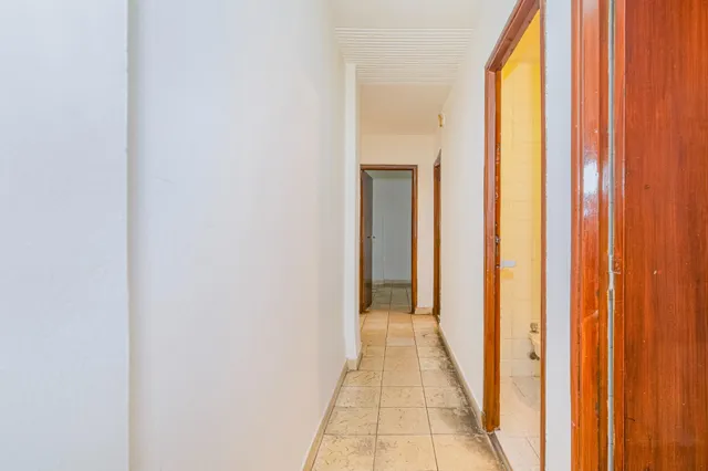 Oportunidad Única: Amplio Piso para Reformar en Camino de Ronda ✨ — 6