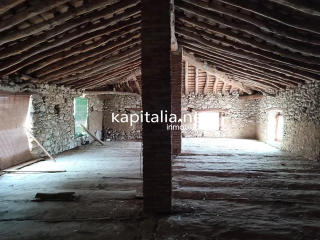 CASA A LA VENTA EN PUEBLO PEQUEÑO Y TRANQUILO LLAMADO ALFAFARA — 22