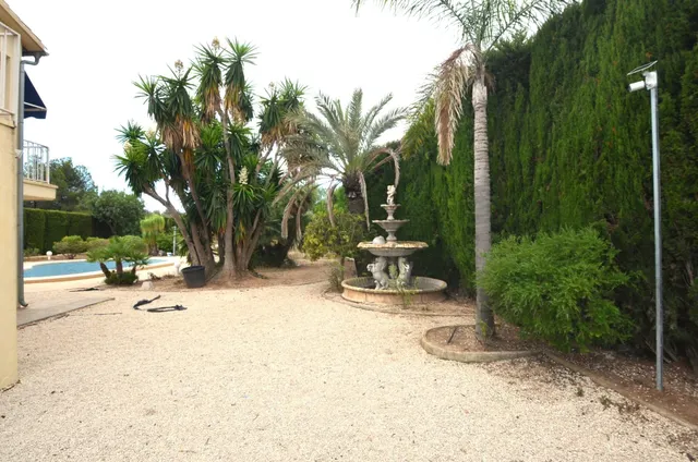 SE VENDE MAGNIFICA VILLA EN LA NUCIA — 41