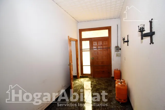 MAGNÍFICA CASA CON DOS VIVIENDAS INDEPENDIENTES Y TERRAZA, CERCA DEL CENTRO — 49