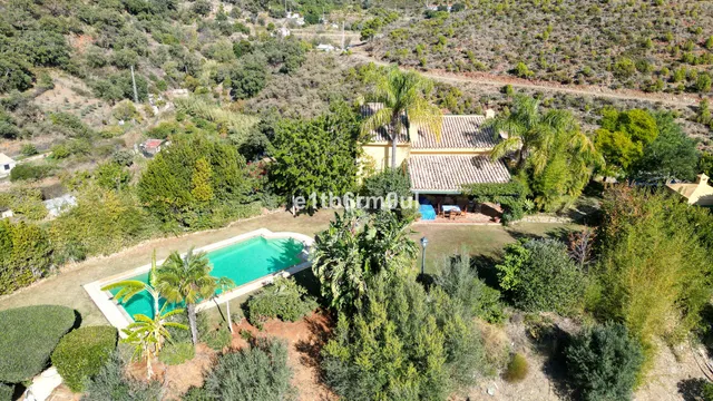 Finca rústica 5 habitaciones 375m² en venta - Ojen pueblo