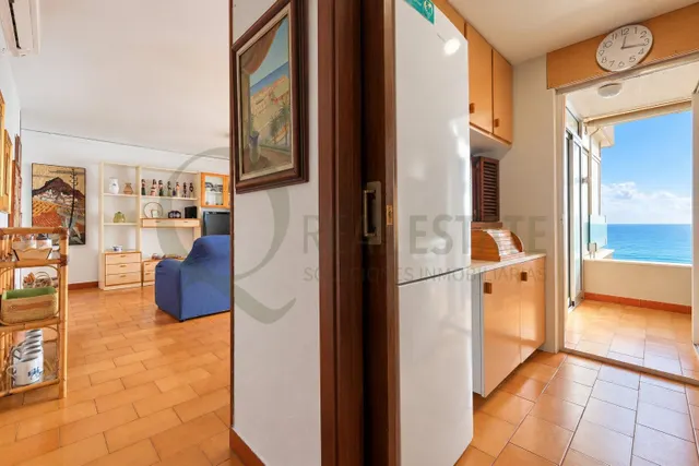 Vistas abiertas al mar y gran terraza en Cabo de las Huertas · 3 dormitorios y 2 baños — 7