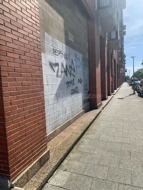 Local diáfano de 600 m² en Santander, Cantabria. - foto 5