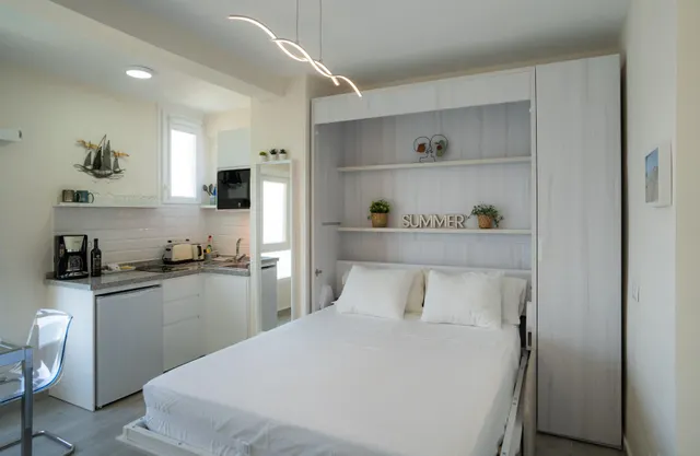 Magnifico estudio en primera línea de playa en Calahonda. — 13
