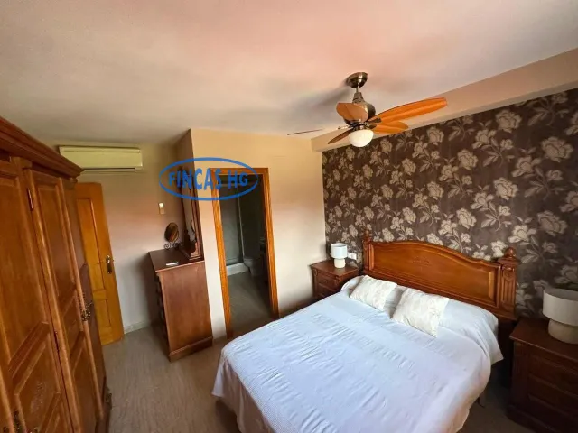 Bungalow de 260 m2 con jardín, buhardilla y garaje en urbanización con piscina en Ciudad Jardín, Alicante — 16
