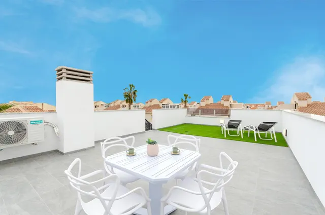 VILLA DE NUEVA CONSTRUCCIÓN DE 3 DORMITORIOS EN TORREVIEJA — 32