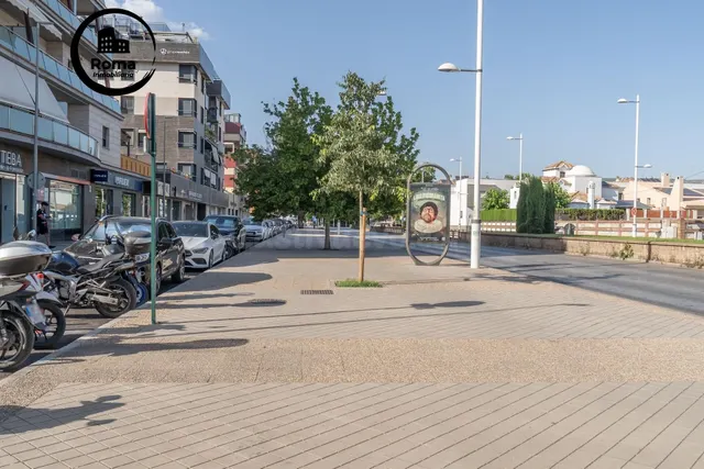 Se vende plaza de garaje en Parque Lagos cerca de Carrefour — 22