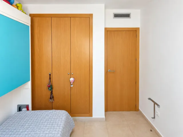 Ref- 08700 Salico presenta Adosado de 4 dormitorios con 80 m2 de terrazas y garaje en  Almazora centro — 32