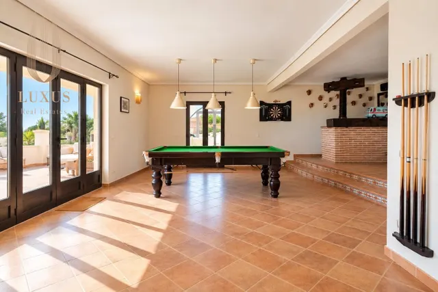 VILLA MEDITERRÁNEA CON GRAN PARCELA, PISCINA Y ESPACIO PARA TODA LA FAMILIA ☀️ — 46