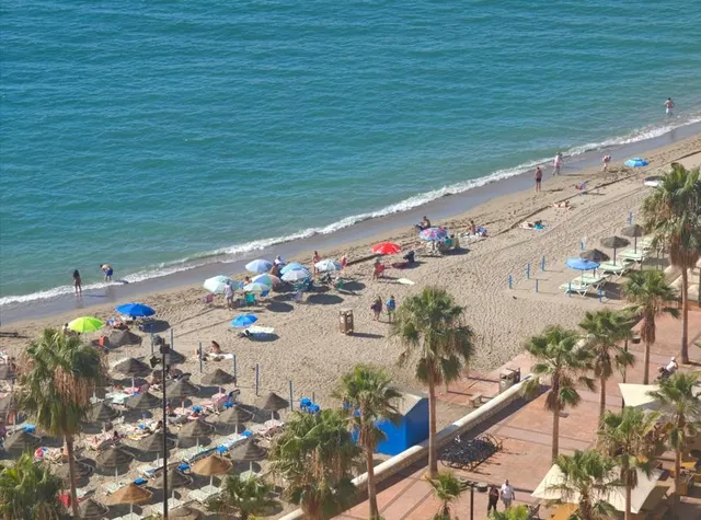 Fantástico estudio con vistas panorámicas al mar en primera línea de playa en Fuengirola — 27