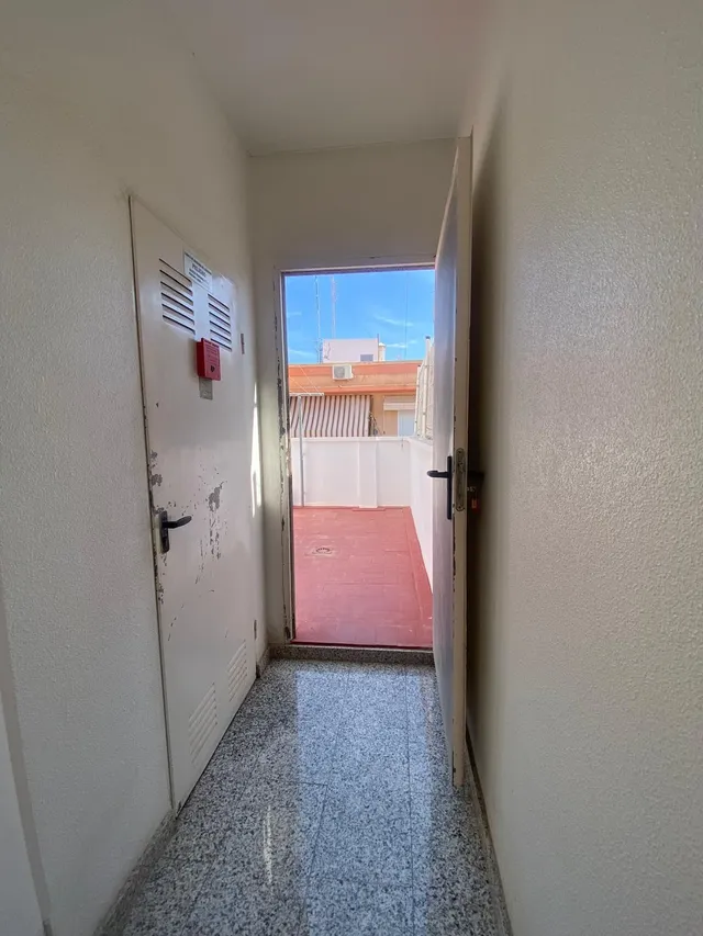 Apartamento luminoso a 150 metros de la Playa de Levante — 17