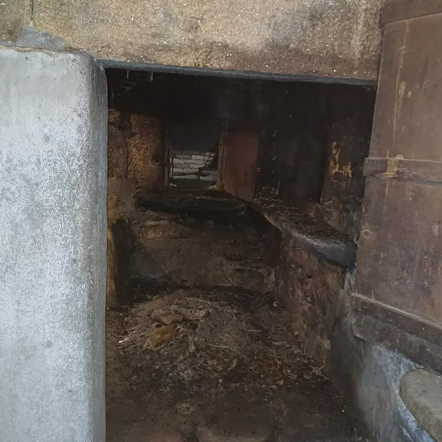 CASA EN VENTA PARA RESTAURAR — 12