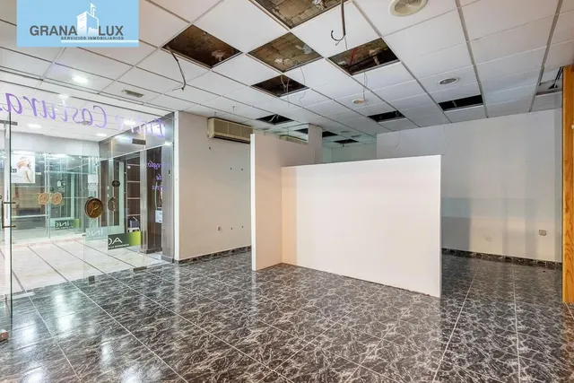 Local comercial en Pajaritos. — 22