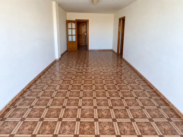 Se vende piso de 4 dormitorios con vista despejadas Cerca de calle Manacor — 2
