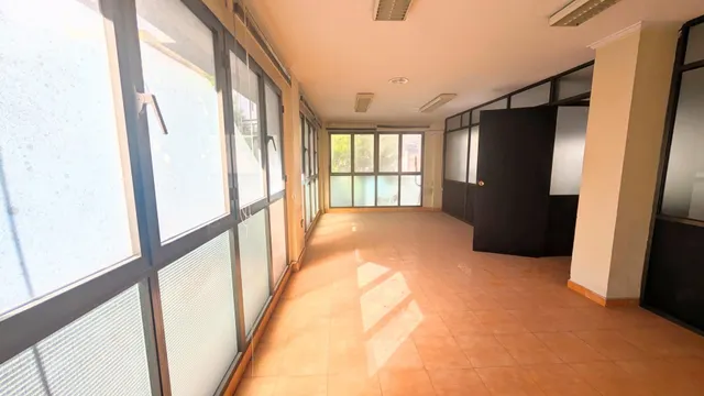 ¡OPORTUNIDAD ÚNICA, OFICINA CON ENTRADA INDEPENDIENTE, 80 m2, ESQUINA TOTALMENTE EXTERIOR, JUNTO A REINA VICTORIA! — 6