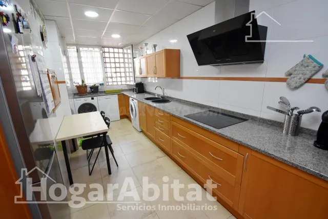 PRECIOSA PLANTA BAJA CON AMPLIA COCHERA - foto 3