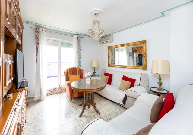 ¡Oportunidad única! Ático de 4 dormitorios y 2 baños con gran terraza frente al Colegio Agustinos (Arabial) — 19