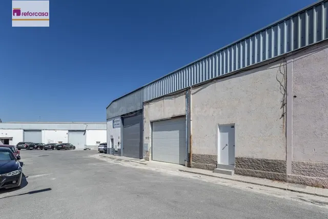 NAVE INDUSTRIAL EN POL. ASEGRA, PELIGROS.