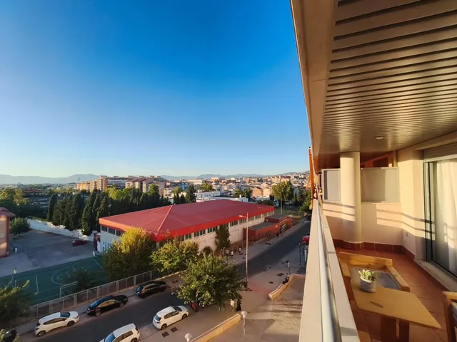 Piso de 121 m2 con dos grandes terrazas, piscina, garaje y trastero en avenida de la ilustración — 15