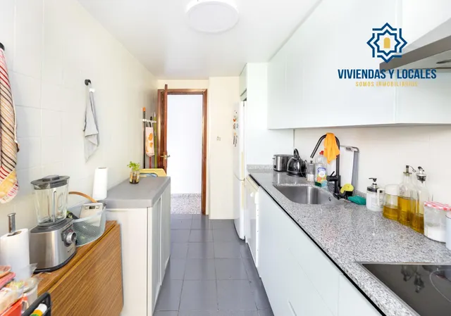 En Venta Piso de 4 dormitorios con ascensor, ideal para refo - foto 4