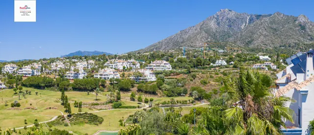 Villas urbanas en Marbella con magnificas vistas al mar. — 22