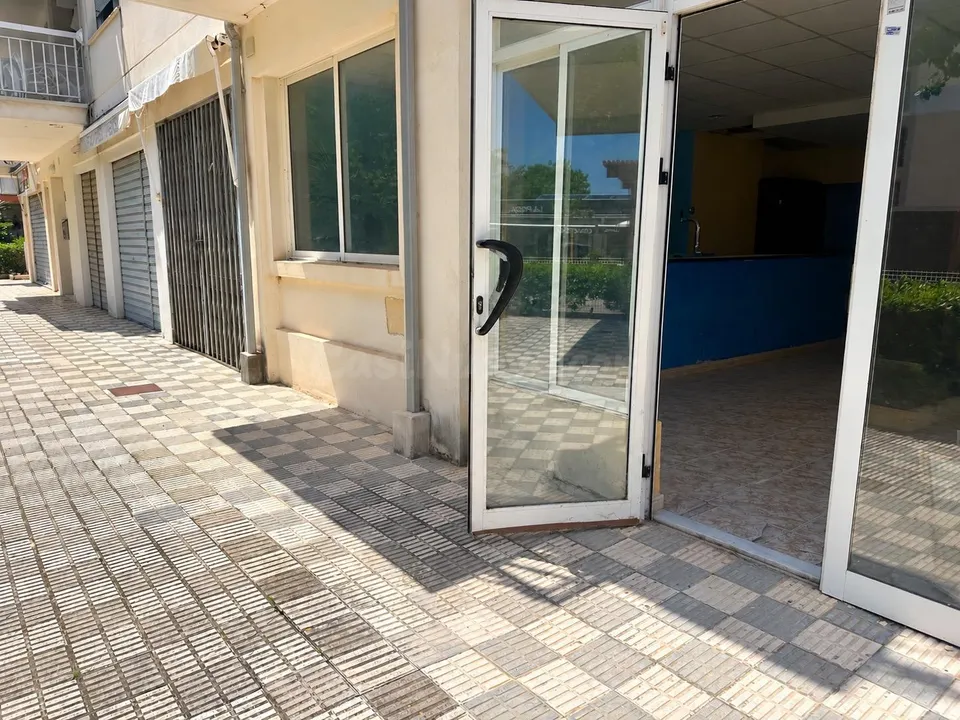 Local comercial en esquina a 150 m del mar – Playa de Gandía