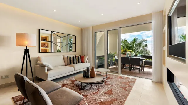 APARTAMENTO TOTALMENTE REFORMADO CON VISTAS DESPEJADAS AL MAR EN VENTA EN BAHÍA DEL VELERÍN, ESTEPON — 3