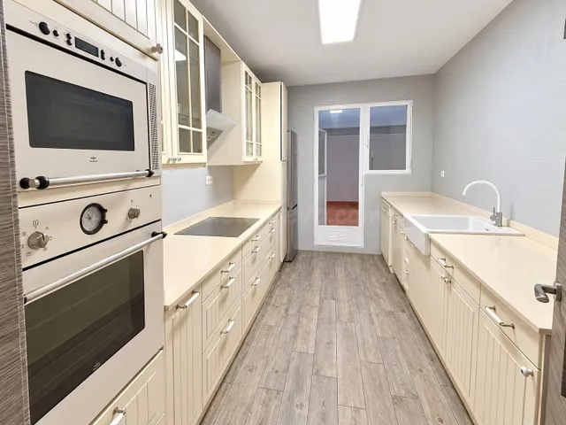 Amplio piso de 4 habitaciones junto al metro de Mislata — 4