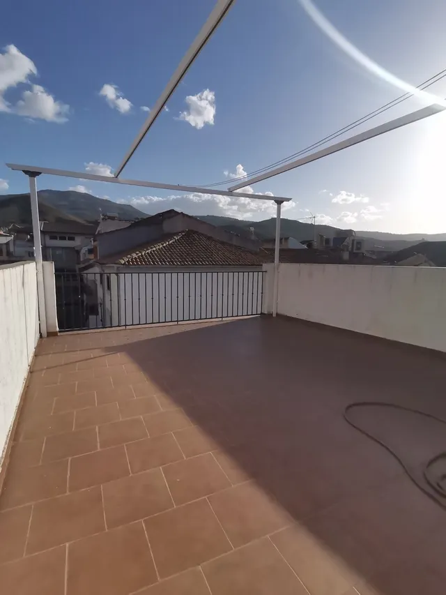 SE VENDE CASA EN PLENO CENTRO DE LOS VILLARES — 43