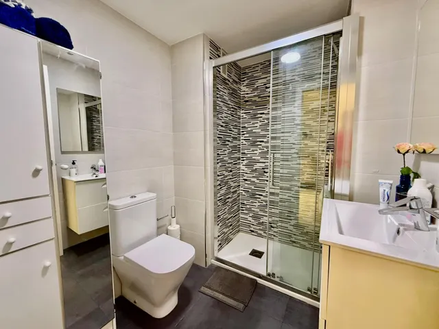 Apartamento en exclusiva de 2 dormitorios con piscina y vistas al parque de l'aigüera  en Benidorm — 12