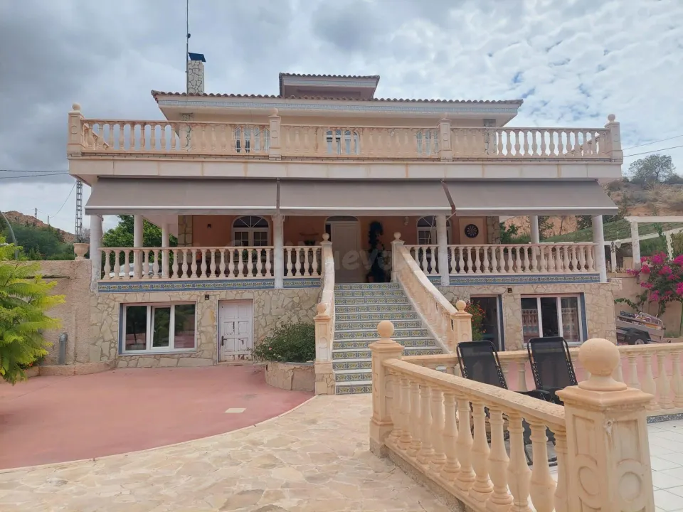 Venta de Chalet en zona Bon Lloc