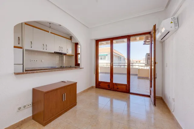 Atico de 2 dormitorios y gran terraza en Torrevieja - Acequión — 12
