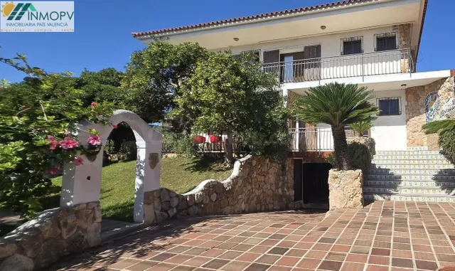 EN EXCLUSIVA GRAN CHALET EN ZONA AMERADORS VINARÒS! PARCELA  - foto 2