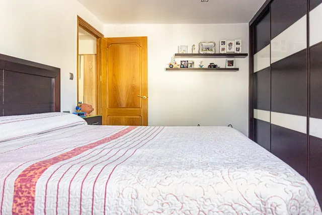 ESPECTACULAR CASA CON TERRENO EN LA SIERRA SUR — 10