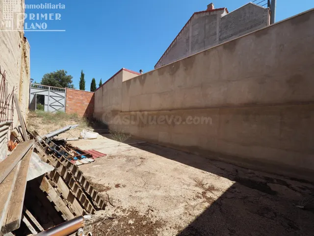 Solar con excavación hecha en barrio Europa junto a c/Brusel - foto 4
