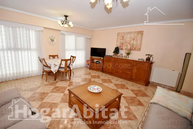 PRECIOSO ADOSADO CON GARAJE Y DOS TERRAZAS - foto 2