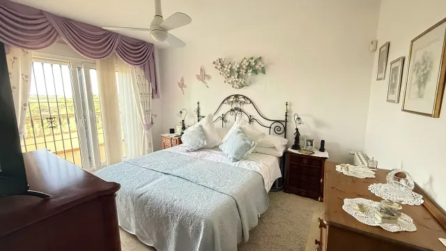 Villa 5 habitaciones 214m² en venta - Villamartin — 33
