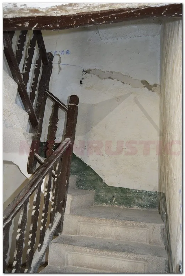 CASA DE PIEDRA ESQUINERA DE 257 M2 PRCTICAMNTE REFORMADA DE PIEDRA, 3 DORMITORIOS SUITES. — 25