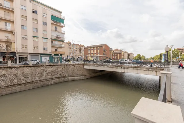 Piso amplio de tres dormitorios en ribera del genil-camino de ronda — 26