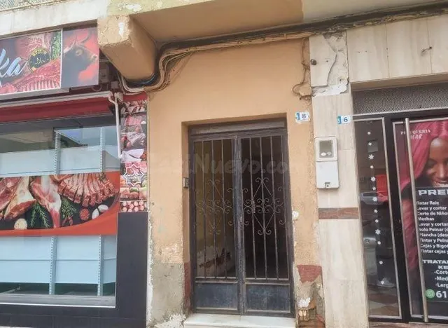 SE VENDE piso OKUPA en C Luis Buñuel Roquetas de Mar (Almerí - foto 2