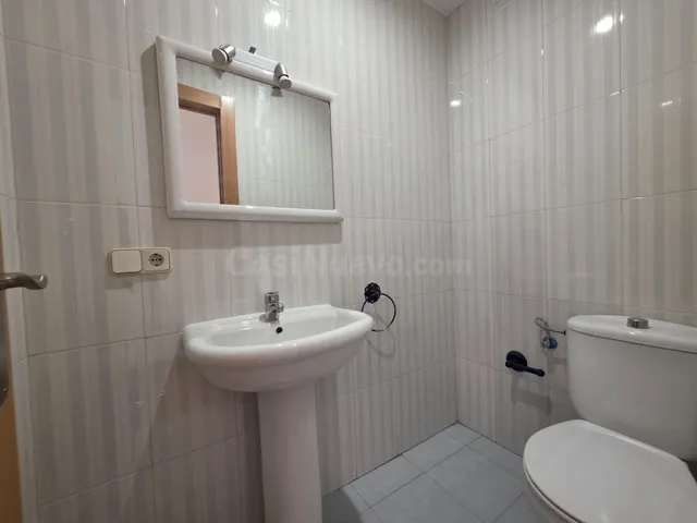 Amplio piso de 157 m2 con terraza, garaje y vistas al Retiro en Jerónimos — 25