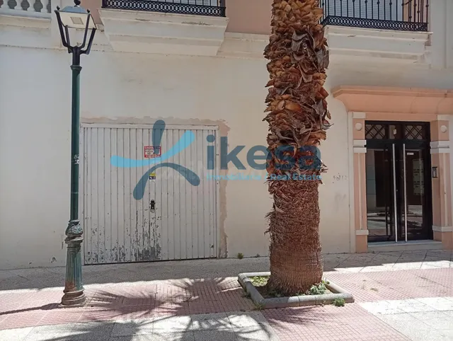 Se vende Local Comercial en Salobreña