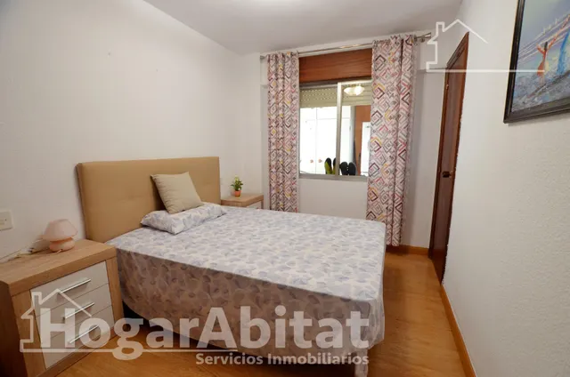 ALTO, AMPLIO Y EXTERIOR CON GARAJE Y BALCÓN, CERCA DE LA AV DE ALCOY — 25