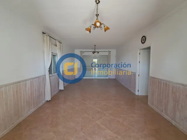 Casa de Campo con cuatro dormitorios y garaje en La Torrecil - foto 4