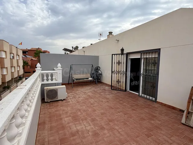 Chalet pareado tipo tríplex de 266 m2 con 4 dormitorios, terrazas, garaje y bodega en Aguadulce Sur — 8