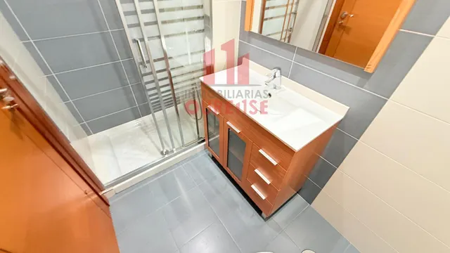 PRECIOSA VIVIENDA SEMINUEVA SITUADA EN O COUTO — 23