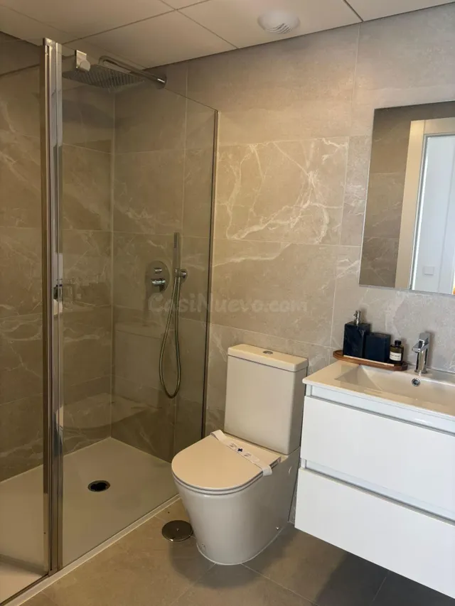 Vivienda AMUEBLADA ,,con gran terraza de 40 metros — 31