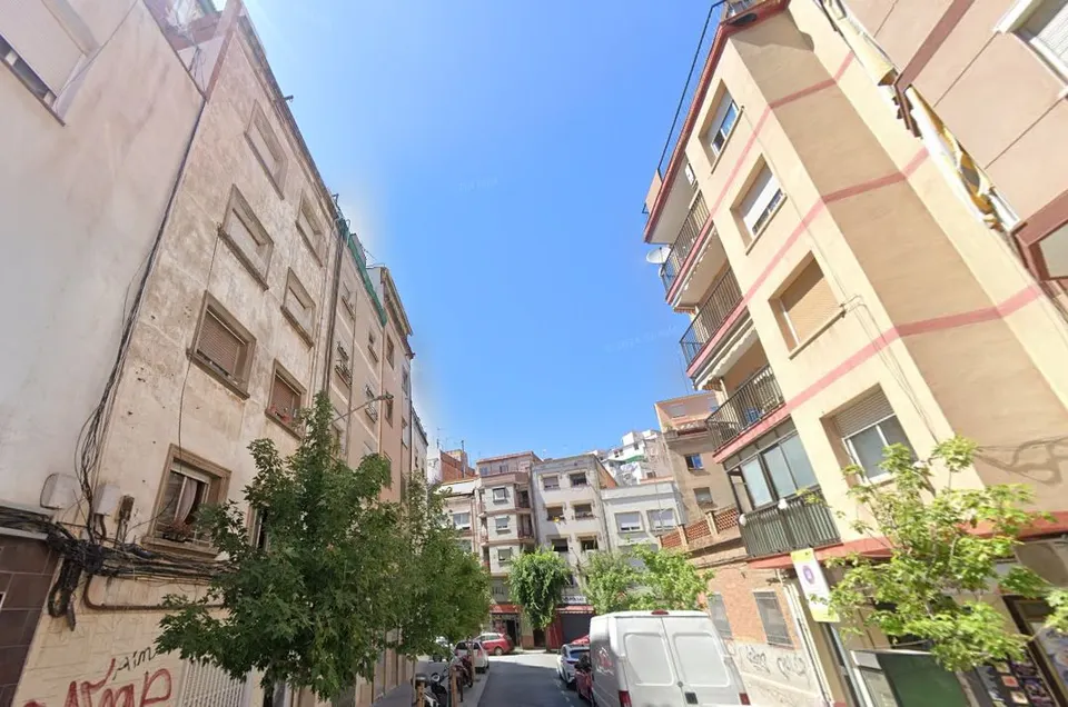 VENTA DE PISO EN HOSPITALET DE LLOBREGAT ( BARCELONA )