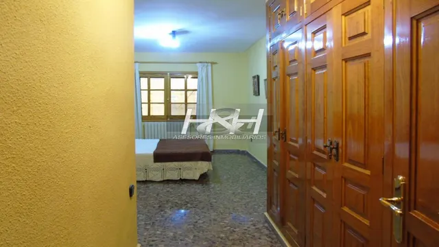 Sensacional villa en urbanización Santa Bárbara. / HH Asesores inmobiliarios. — 43